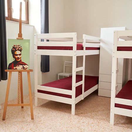 Hostel Hub Portanova Trani Zewnętrze zdjęcie