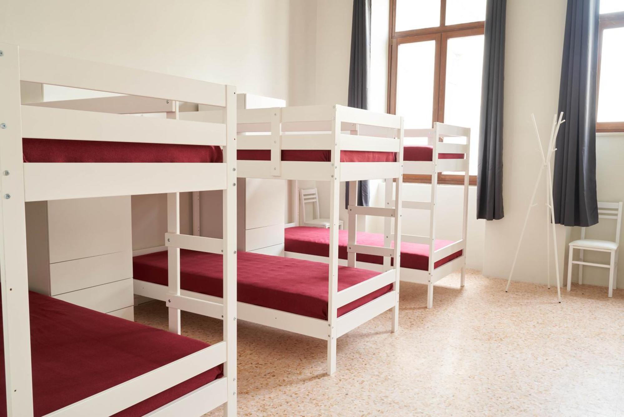 Hostel Hub Portanova Trani Zewnętrze zdjęcie